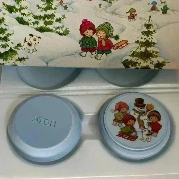Vintage 70s Avon Canada Winter  Wonderland winter scene scented soaps - Picture 5 of 7